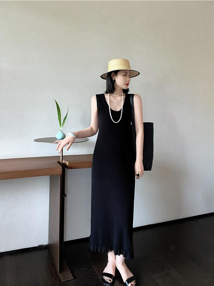 The Élan Ribbed Knit Maxi Dress